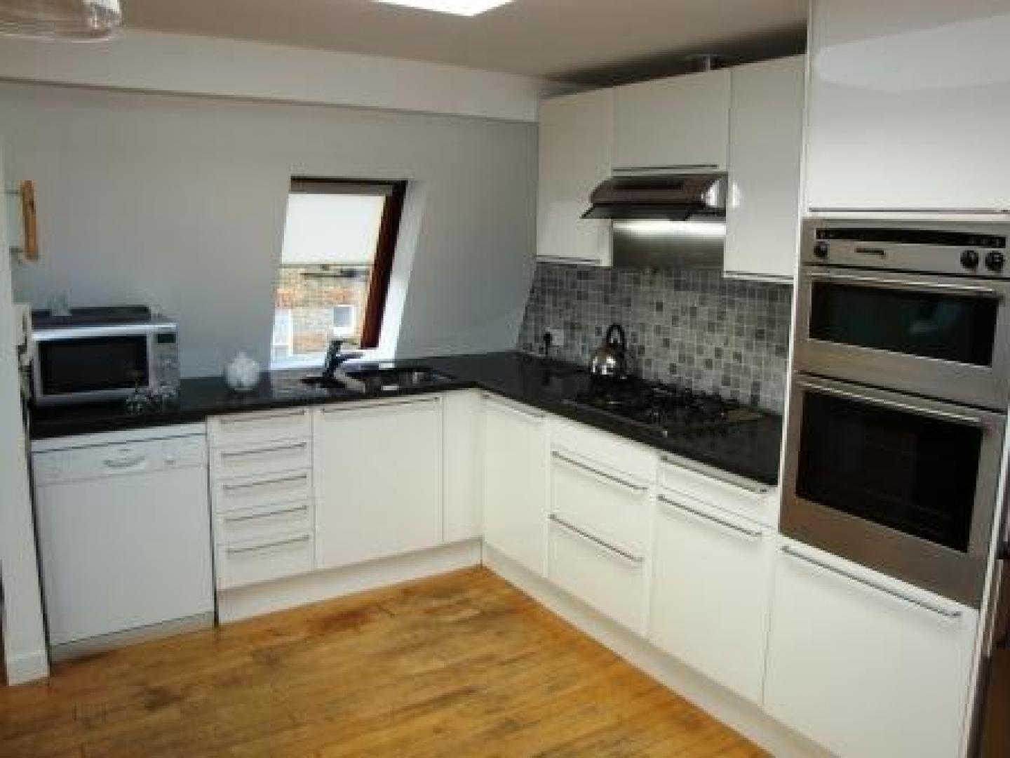 			NEW INSTRUCTION, 2 Bedroom, 1 bath, 1 reception Flat			 Rosemont Road, FINCHLEY ROAD